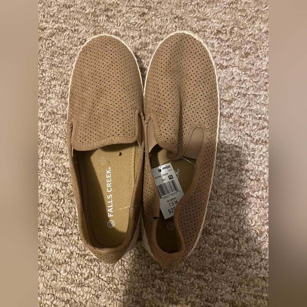New Falls Creek Shoes (Size: 7.5)